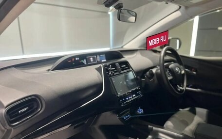 Toyota Prius IV XW50, 2016 год, 1 435 000 рублей, 18 фотография