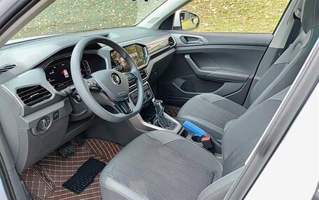 Volkswagen T-Cross I, 2023 год, 1 680 000 рублей, 8 фотография