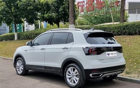 Volkswagen T-Cross I, 2023 год, 1 680 000 рублей, 6 фотография