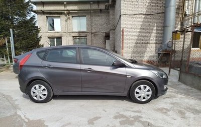 Hyundai Solaris II рестайлинг, 2015 год, 990 000 рублей, 1 фотография
