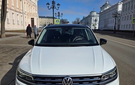 Volkswagen Tiguan II, 2020 год, 3 080 000 рублей, 1 фотография