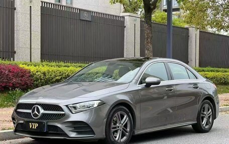 Mercedes-Benz A-Класс, 2022 год, 2 100 000 рублей, 1 фотография