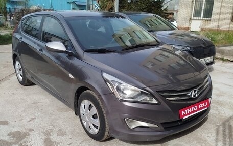 Hyundai Solaris II рестайлинг, 2015 год, 990 000 рублей, 3 фотография