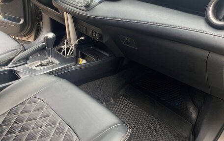 Toyota RAV4, 2019 год, 2 610 000 рублей, 16 фотография