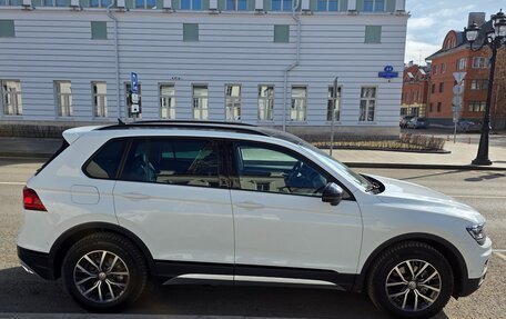 Volkswagen Tiguan II, 2020 год, 3 080 000 рублей, 2 фотография