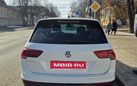 Volkswagen Tiguan II, 2020 год, 3 080 000 рублей, 3 фотография