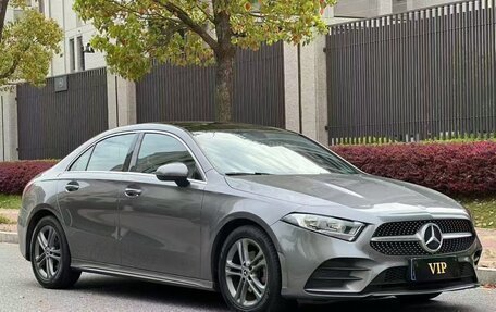 Mercedes-Benz A-Класс, 2022 год, 2 100 000 рублей, 2 фотография