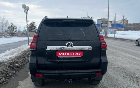 Toyota Land Cruiser Prado 150 рестайлинг 2, 2018 год, 3 000 000 рублей, 3 фотография