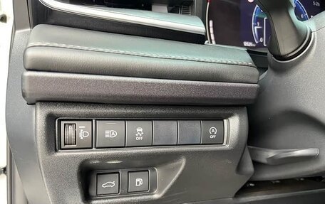 Toyota Camry, 2025 год, 3 765 000 рублей, 10 фотография