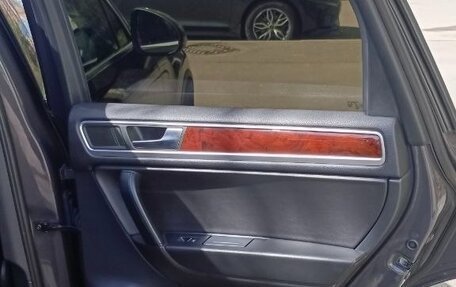 Volkswagen Touareg III, 2011 год, 1 790 000 рублей, 17 фотография