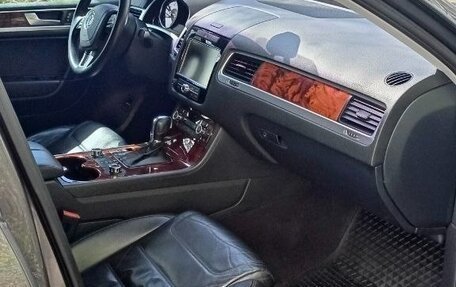 Volkswagen Touareg III, 2011 год, 1 790 000 рублей, 13 фотография