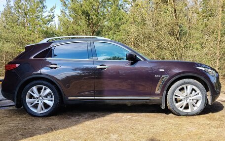 Infiniti QX70, 2015 год, 2 090 000 рублей, 3 фотография