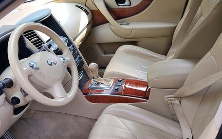 Infiniti QX70, 2015 год, 2 090 000 рублей, 10 фотография