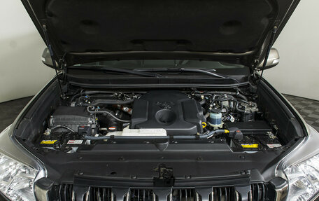 Toyota Land Cruiser Prado 150 рестайлинг 2, 2015 год, 3 297 000 рублей, 9 фотография