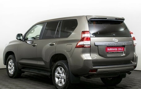 Toyota Land Cruiser Prado 150 рестайлинг 2, 2015 год, 3 297 000 рублей, 7 фотография