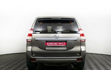 Toyota Land Cruiser Prado 150 рестайлинг 2, 2015 год, 3 297 000 рублей, 6 фотография