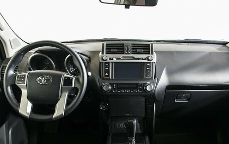 Toyota Land Cruiser Prado 150 рестайлинг 2, 2015 год, 3 297 000 рублей, 14 фотография