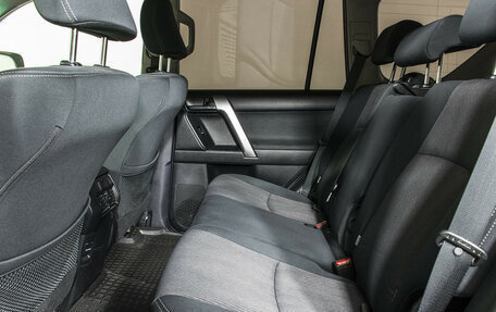 Toyota Land Cruiser Prado 150 рестайлинг 2, 2015 год, 3 297 000 рублей, 12 фотография