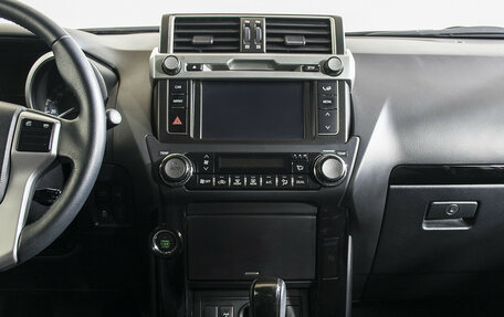 Toyota Land Cruiser Prado 150 рестайлинг 2, 2015 год, 3 297 000 рублей, 15 фотография