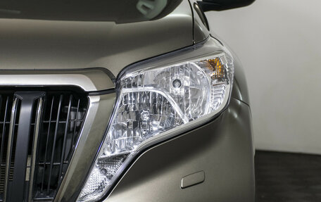 Toyota Land Cruiser Prado 150 рестайлинг 2, 2015 год, 3 297 000 рублей, 19 фотография