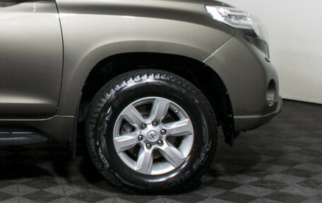 Toyota Land Cruiser Prado 150 рестайлинг 2, 2015 год, 3 297 000 рублей, 20 фотография