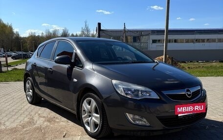 Opel Astra J, 2011 год, 600 000 рублей, 3 фотография