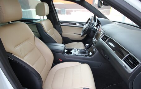 Volkswagen Touareg III, 2015 год, 3 395 000 рублей, 12 фотография