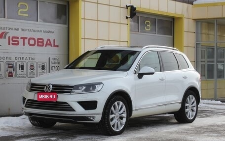 Volkswagen Touareg III, 2015 год, 3 395 000 рублей, 2 фотография