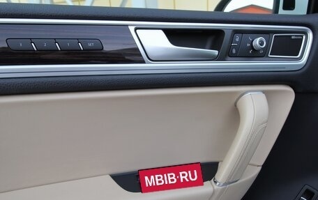 Volkswagen Touareg III, 2015 год, 3 395 000 рублей, 15 фотография