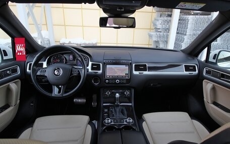 Volkswagen Touareg III, 2015 год, 3 395 000 рублей, 10 фотография