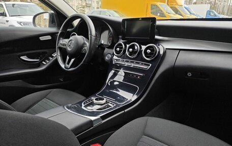 Mercedes-Benz C-Класс, 2018 год, 2 450 000 рублей, 10 фотография