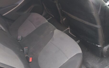 Hyundai Solaris II рестайлинг, 2012 год, 350 000 рублей, 7 фотография