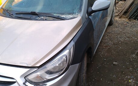 Hyundai Solaris II рестайлинг, 2012 год, 350 000 рублей, 3 фотография