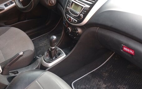 Hyundai Solaris II рестайлинг, 2012 год, 350 000 рублей, 6 фотография