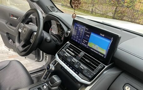 Toyota Land Cruiser, 2022 год, 11 500 000 рублей, 6 фотография