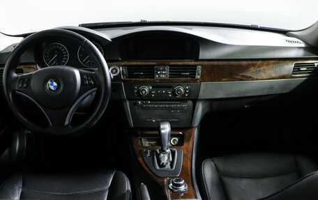 BMW 3 серия, 2011 год, 977 000 рублей, 12 фотография