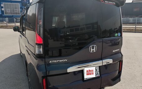 Honda Stepwgn IV, 2016 год, 1 750 000 рублей, 4 фотография