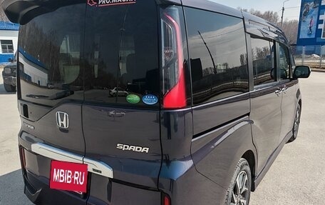 Honda Stepwgn IV, 2016 год, 1 750 000 рублей, 3 фотография