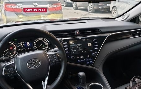 Toyota Camry, 2018 год, 2 480 000 рублей, 10 фотография