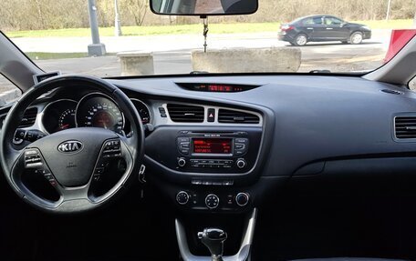 KIA cee'd III, 2014 год, 1 560 000 рублей, 28 фотография