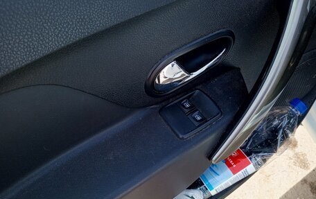 Renault Sandero II рестайлинг, 2014 год, 530 000 рублей, 11 фотография