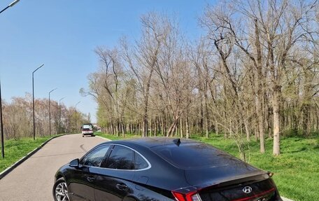 Hyundai Sonata VIII, 2022 год, 1 900 000 рублей, 3 фотография