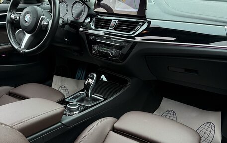 BMW 1 серия, 2022 год, 1 800 000 рублей, 5 фотография