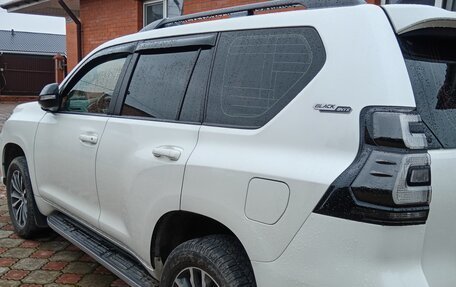 Toyota Land Cruiser Prado 150 рестайлинг 2, 2022 год, 8 284 000 рублей, 6 фотография