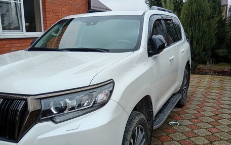 Toyota Land Cruiser Prado 150 рестайлинг 2, 2022 год, 8 284 000 рублей, 2 фотография