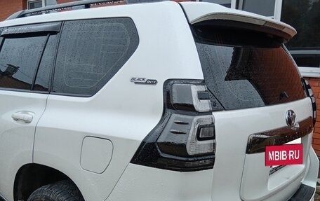 Toyota Land Cruiser Prado 150 рестайлинг 2, 2022 год, 8 284 000 рублей, 5 фотография