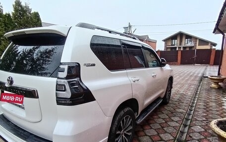 Toyota Land Cruiser Prado 150 рестайлинг 2, 2022 год, 8 284 000 рублей, 7 фотография