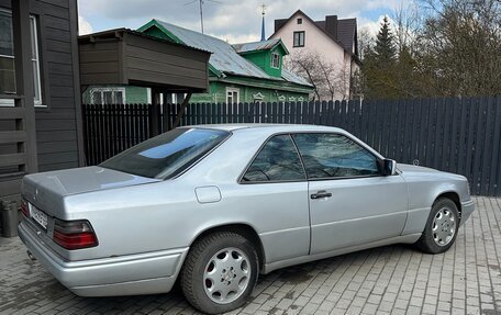Mercedes-Benz E-Класс, 1995 год, 1 000 000 рублей, 3 фотография