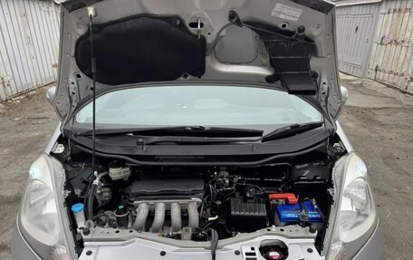 Honda Fit III, 2010 год, 685 000 рублей, 3 фотография