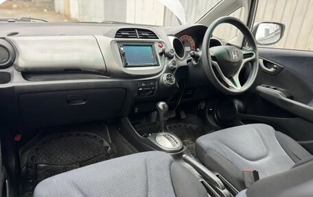 Honda Fit III, 2010 год, 685 000 рублей, 4 фотография